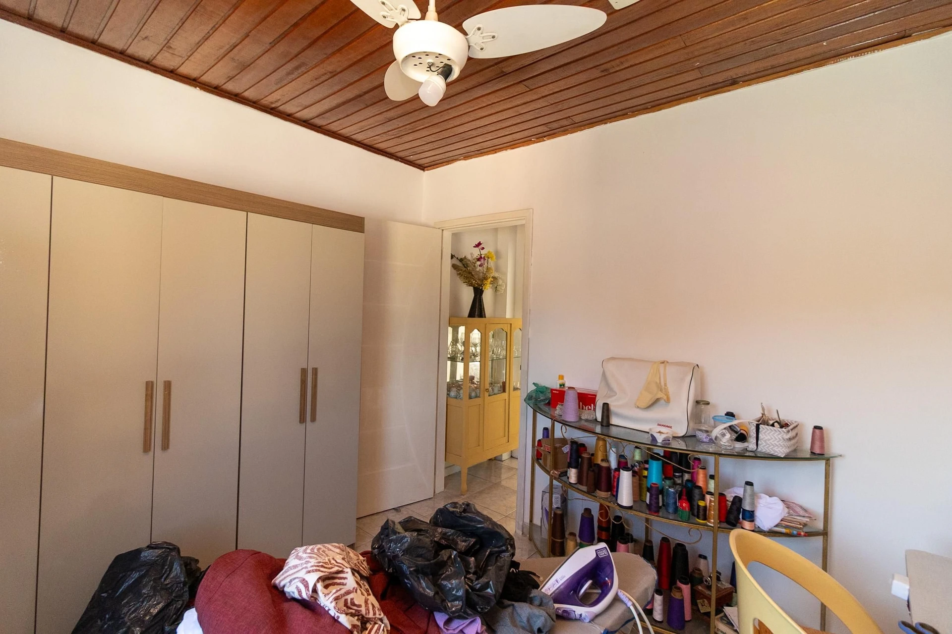 Furnished 4-bedroom apartment with balcony and desk area — photo 19