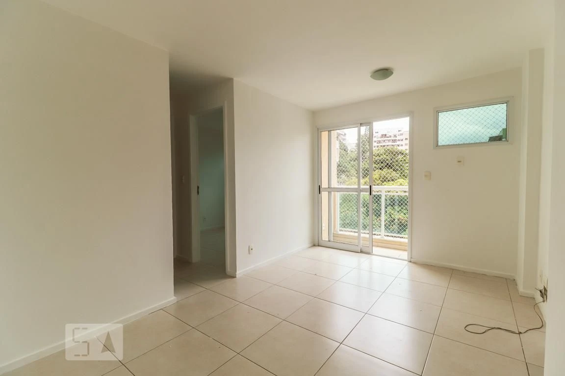 2-bedroom apartment with condo BBQ area and 1 parking spot — photo 7