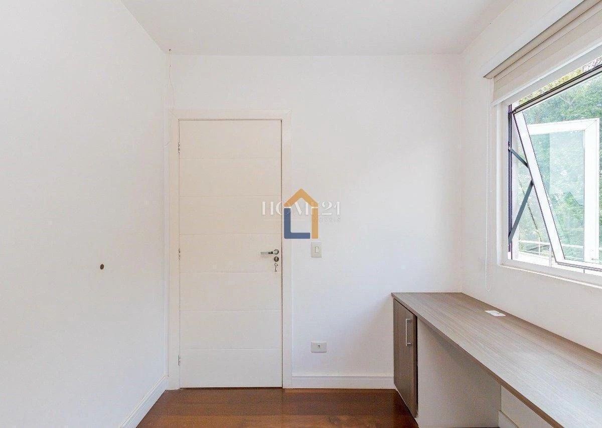 Unfurnished house with 4 bedrooms and open-plan kitchen — photo 25