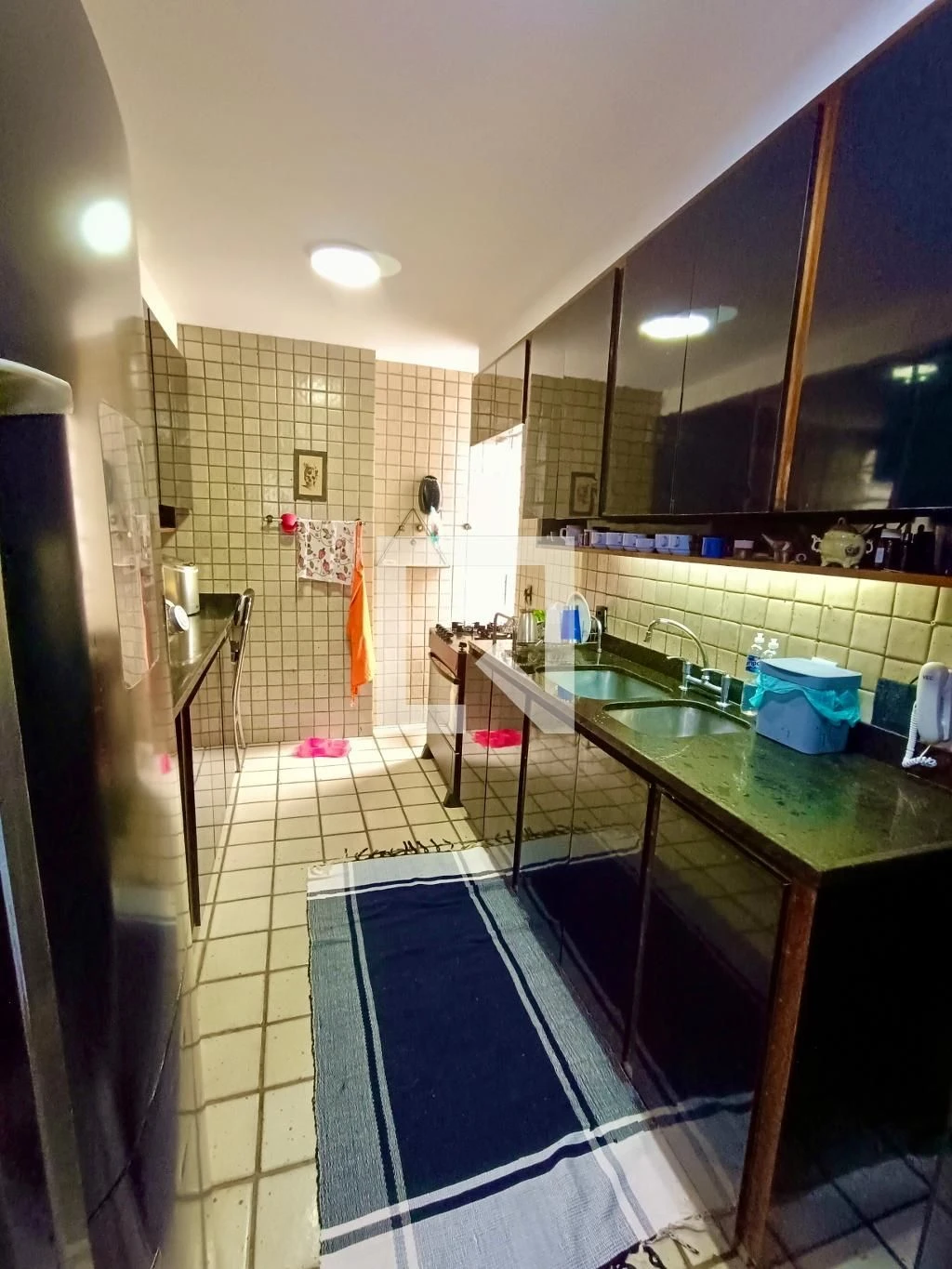 Furnished 2-bedroom apartment with private balcony BBQ — photo 35