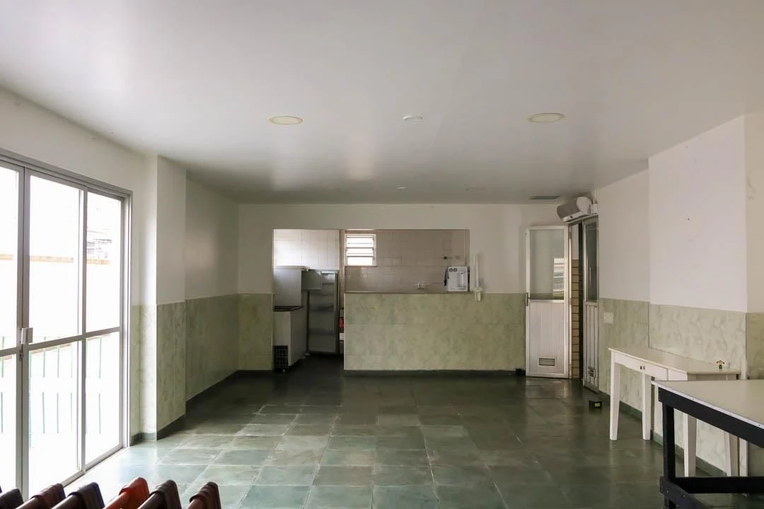 Apartamento para alugar com 2 quartos, 1 banheiro e vaga — photo 6