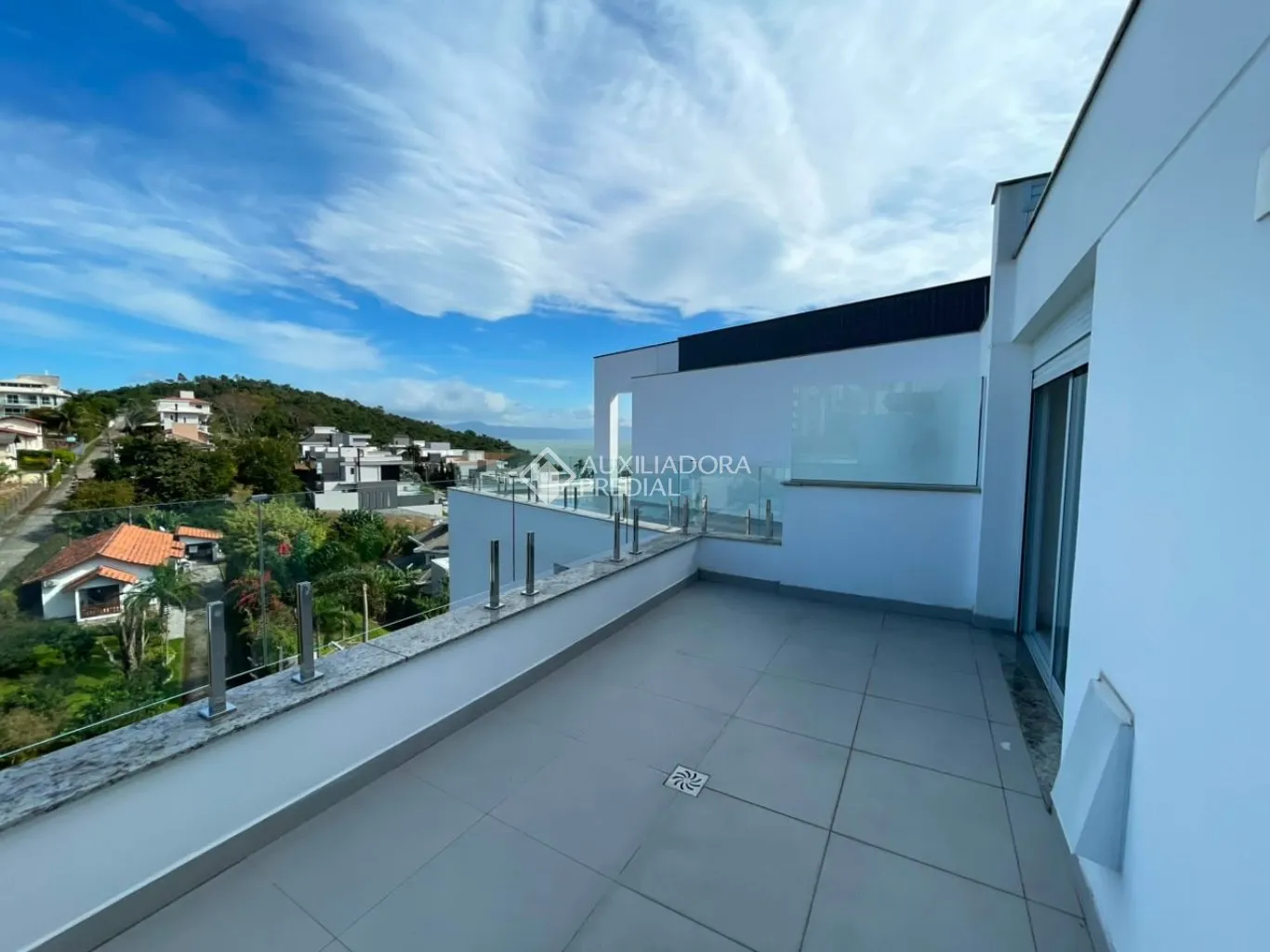 2-bedroom apartment with balcony and terrace — photo 12