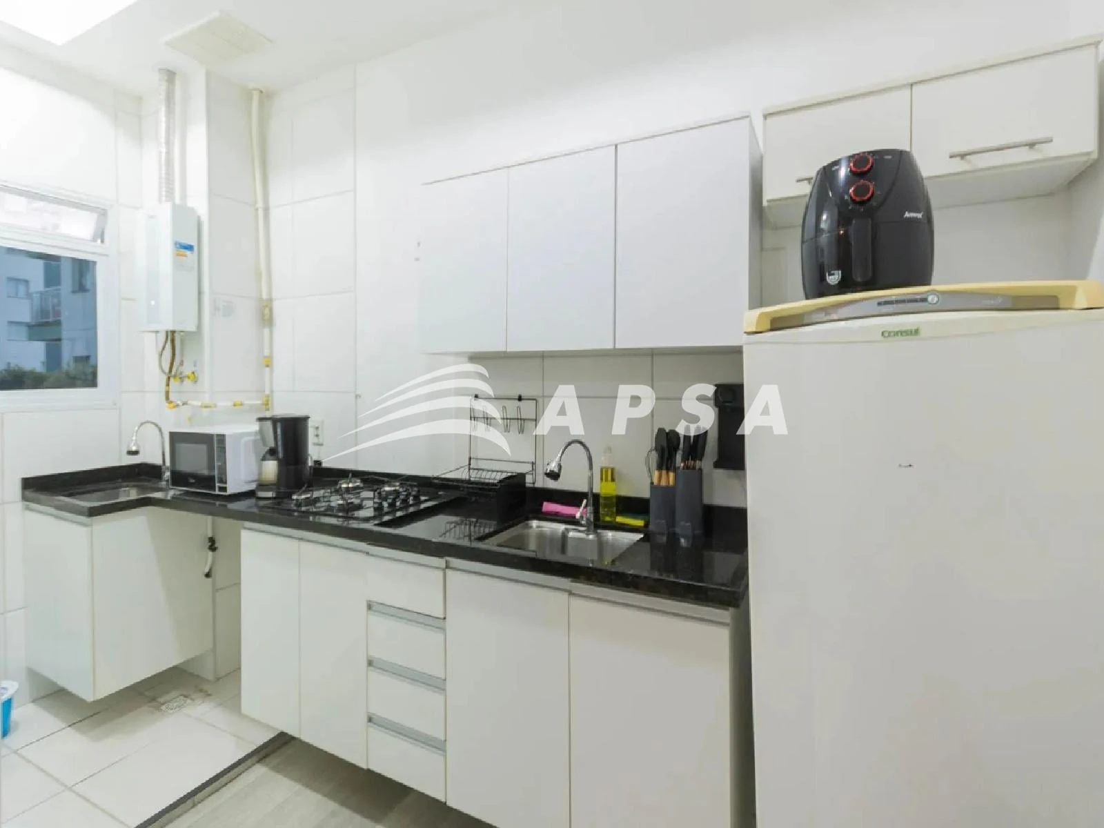 Apartamento mobiliado de 1 quarto com churrasqueira privativa