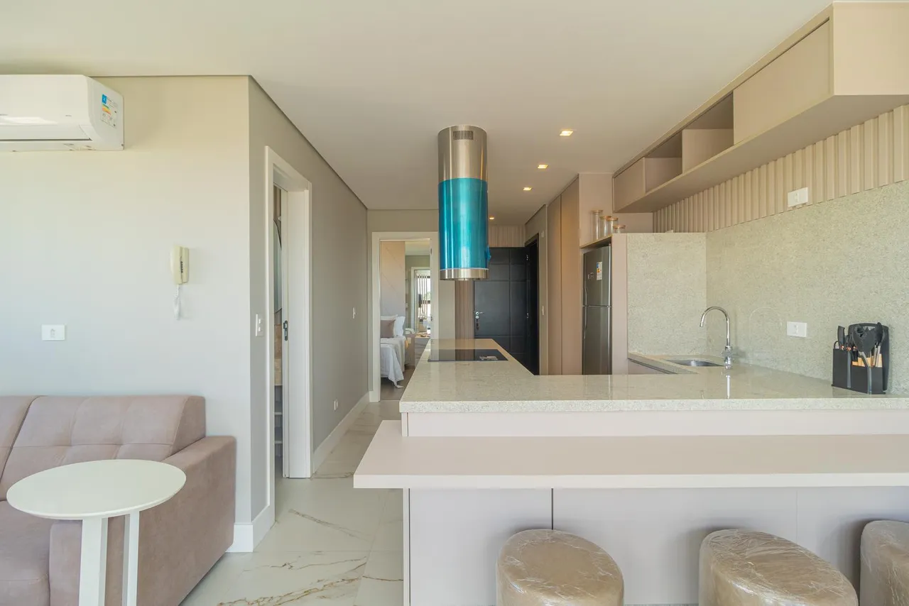 Furnished 1-bedroom apartment with open-plan kitchen — photo 11