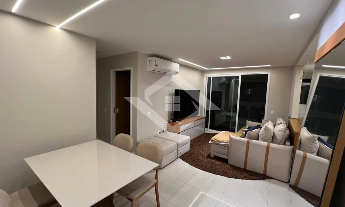 Furnished 2-bedroom apartment with glassed balcony — photo 17