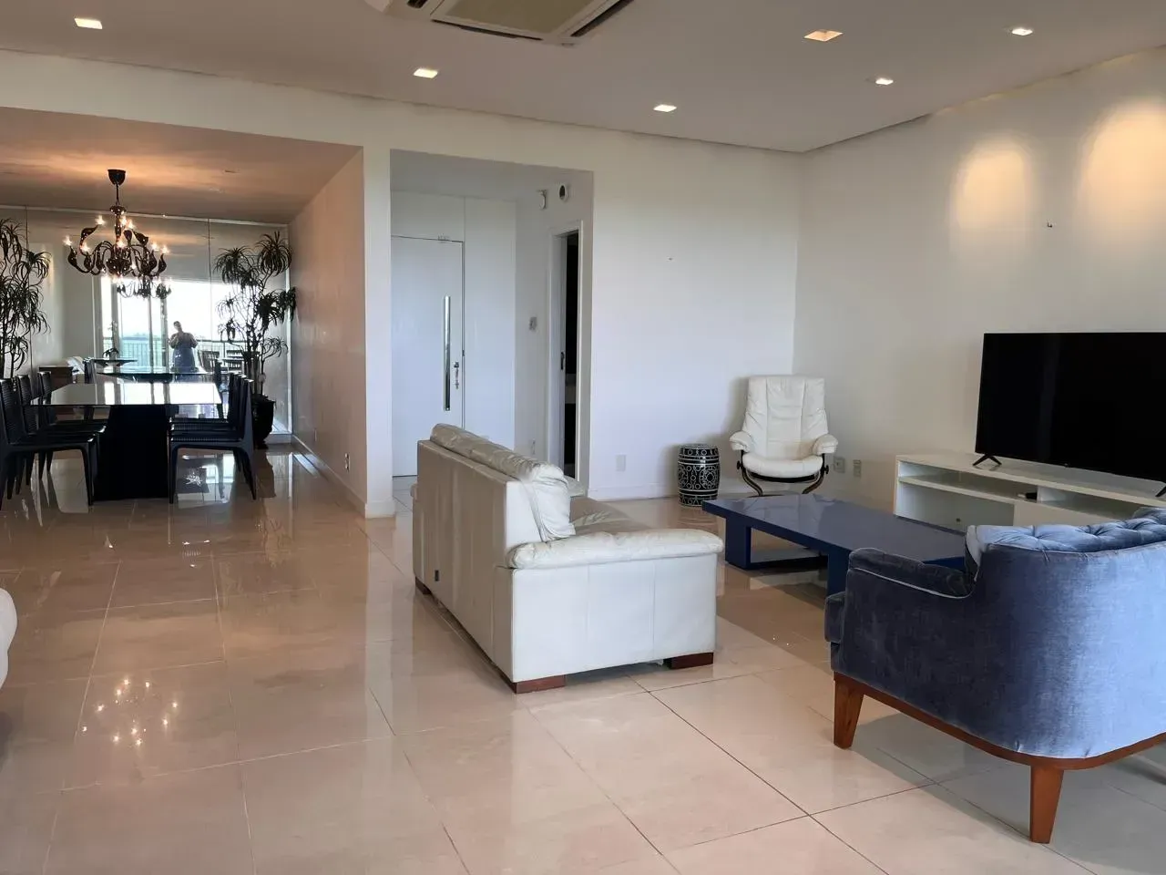 Furnished apartment with 4 bedrooms and 3 bathrooms — photo 2