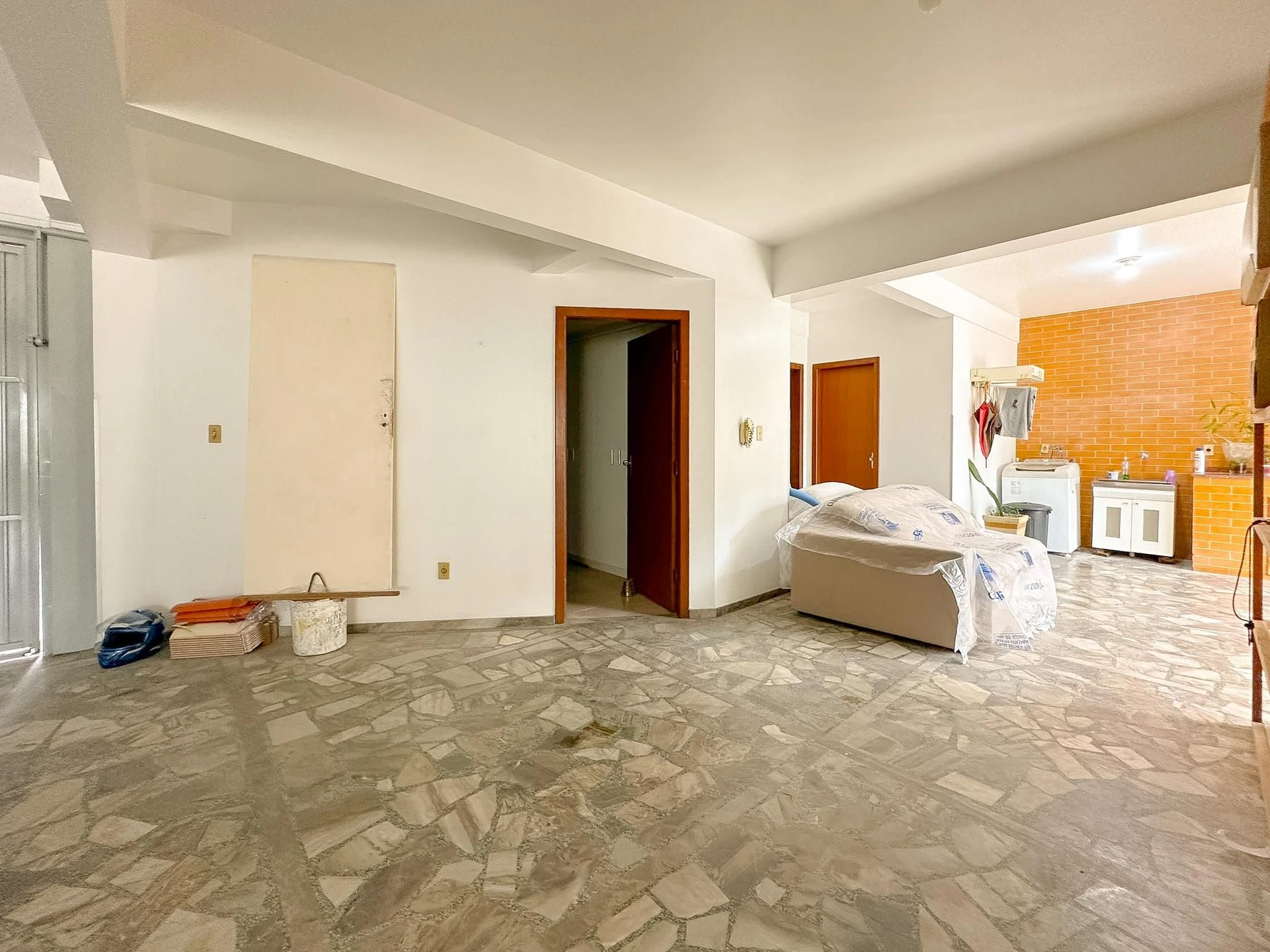 Furnished house, 250 m², with a bathtub — photo 63