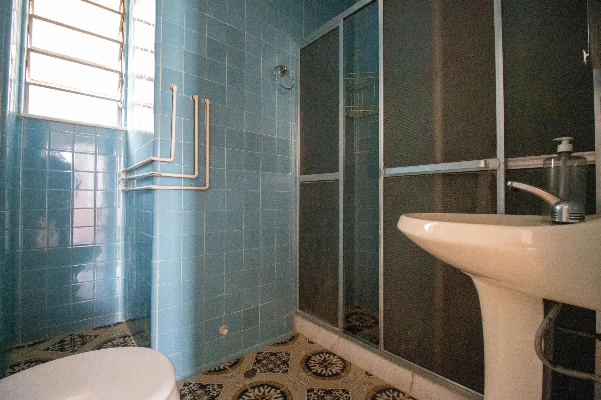 Квартира з 3 спальнями та заскленим балконом — photo 25