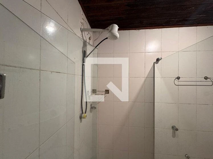 1000 m² house with a washing machine and a bathtub — photo 6