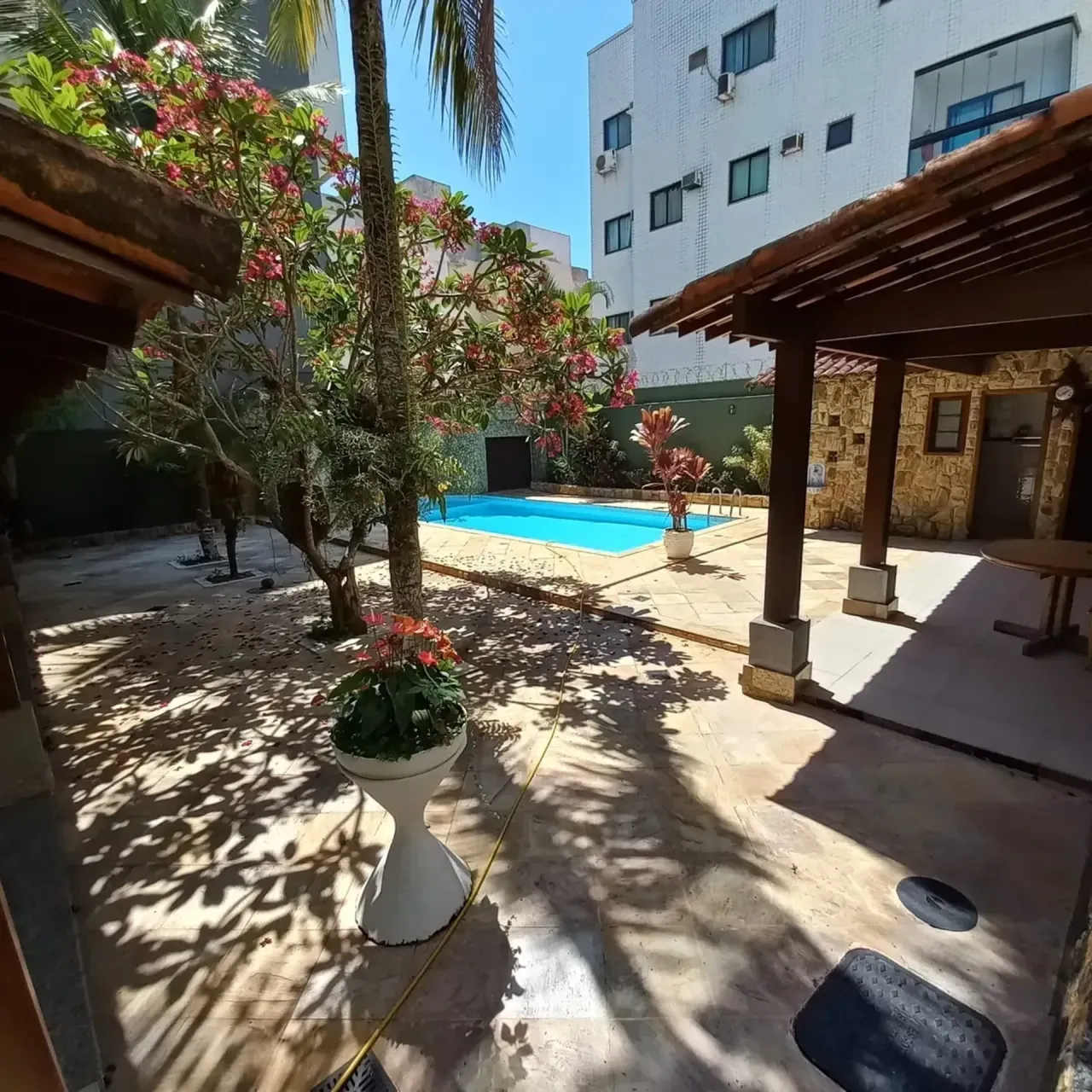 Casa en alquiler con 4 dormitorios y 5 baños — photo 3