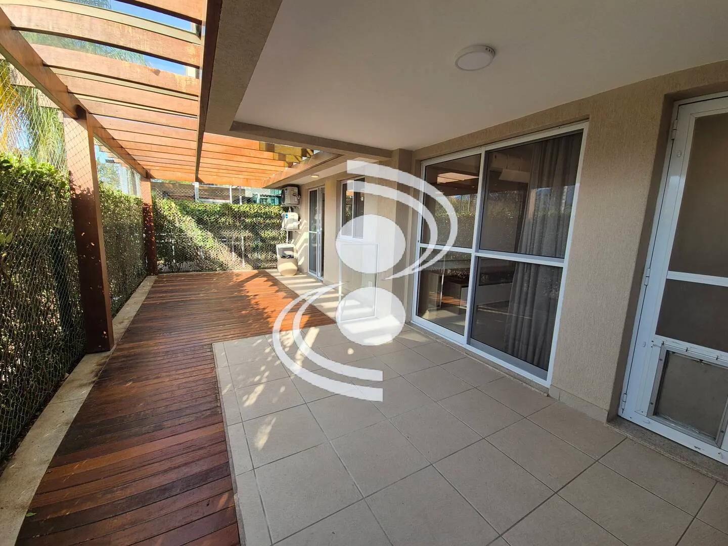 Garden-style apartment with 2 bedrooms and 4 bathrooms — photo 10