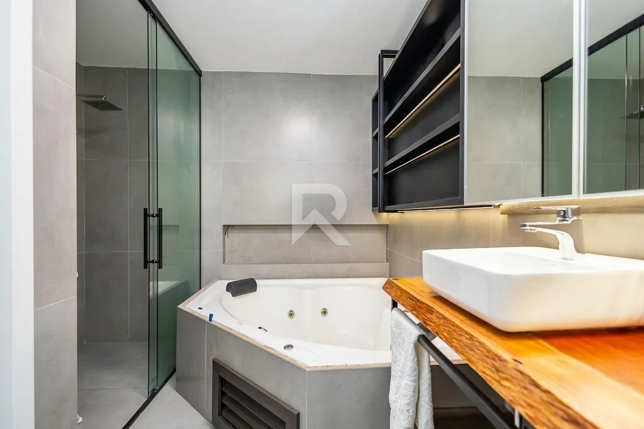House with 3 bedrooms and private pool — photo 33