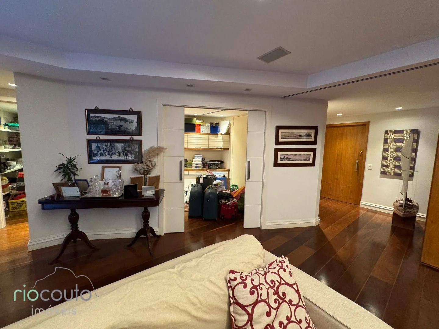 Apartment with 4 bedrooms and balconies, 370 m² — photo 13