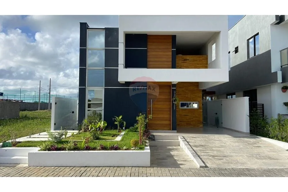 Unfurnished single-story house with 3 bedrooms and 2 suites — photo 4