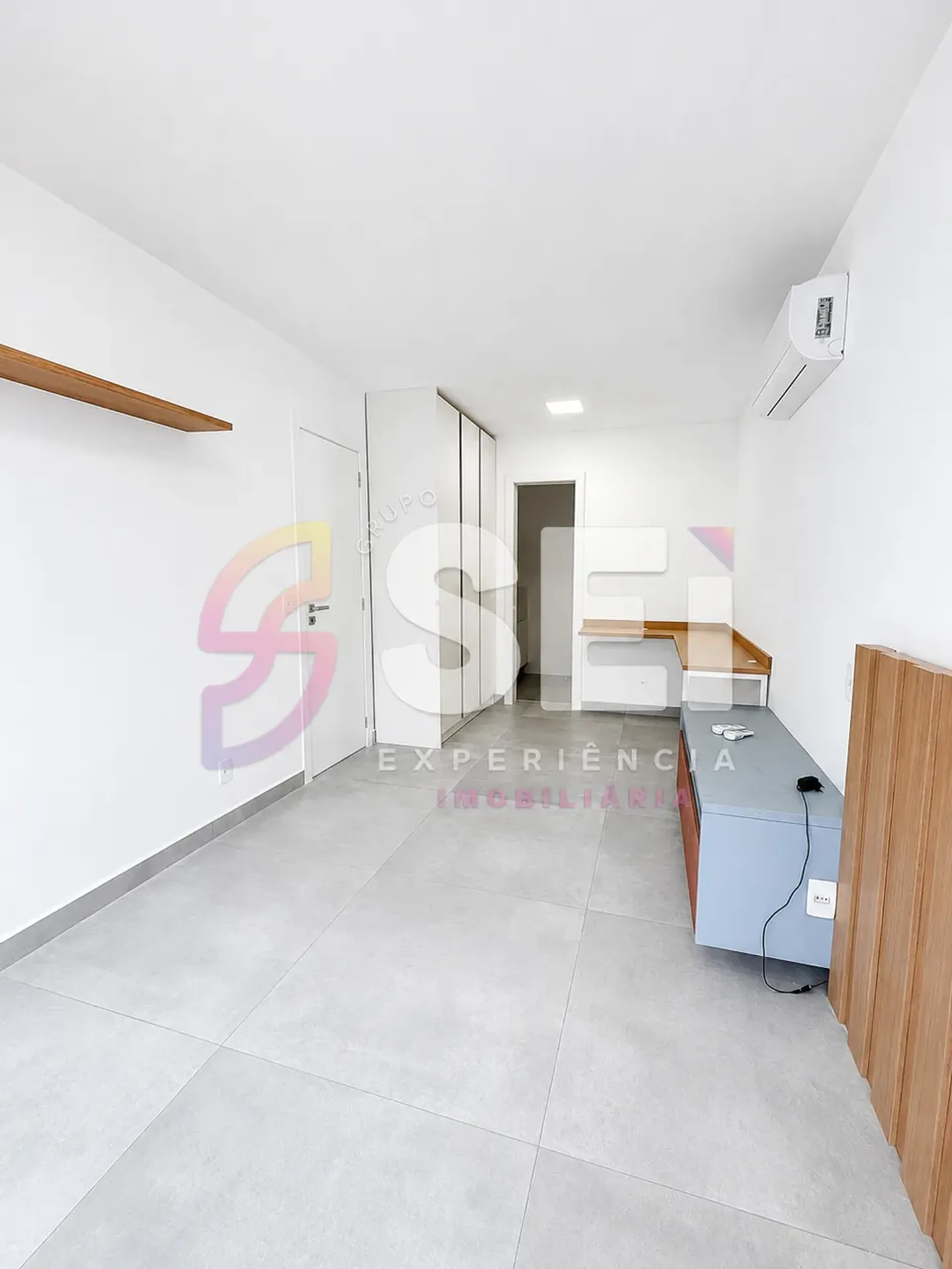 512 m² house with 5 bedrooms and open-plan kitchen — photo 25