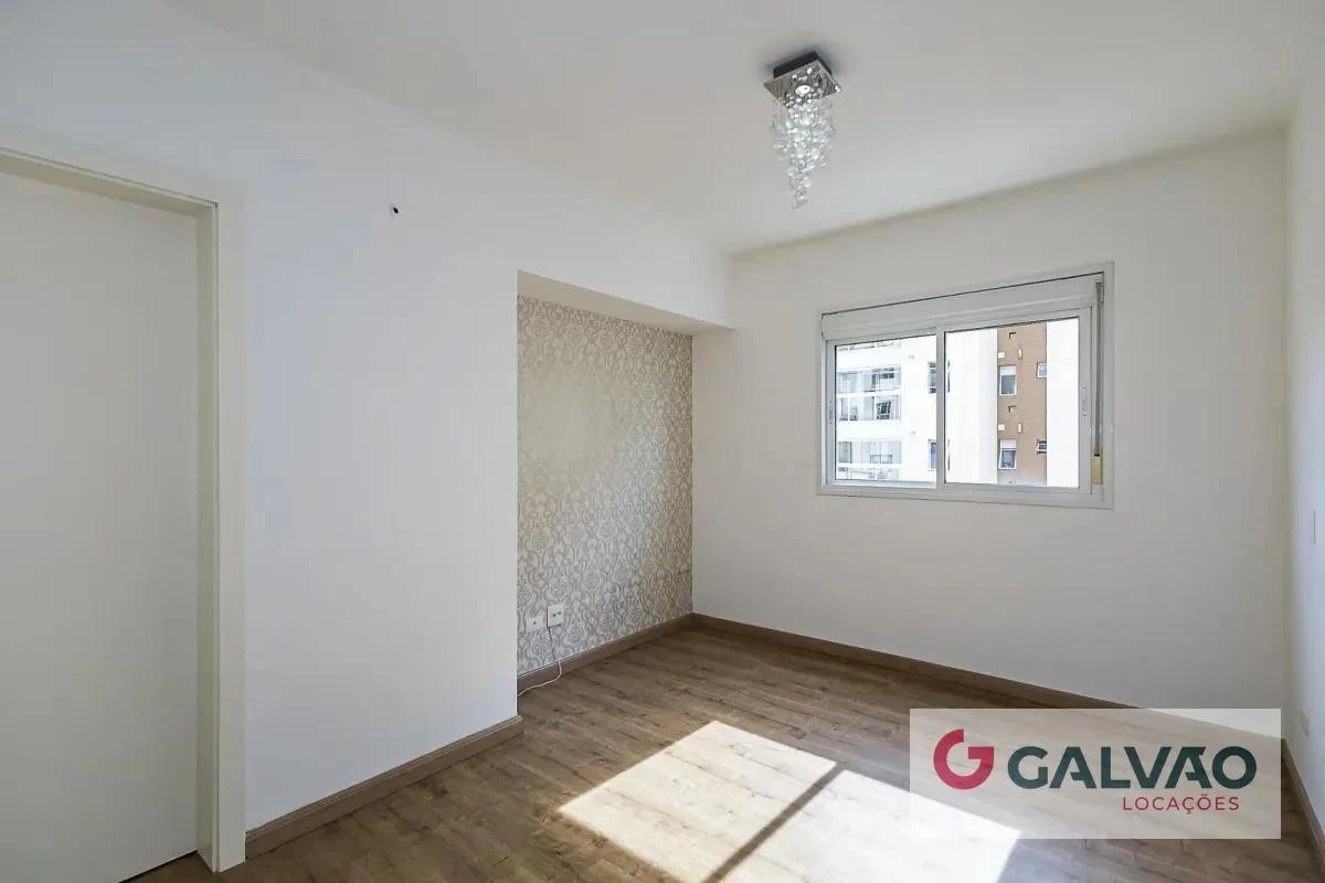 Apartment, 77 m², with wood or laminate floors — photo 39