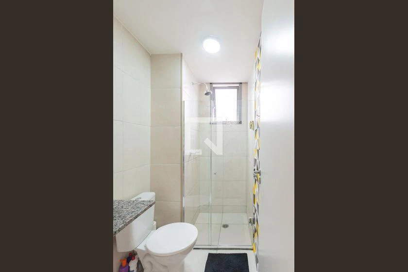Apartamento de 1 dormitorio con balcón acristalado y 32 m² — photo 32