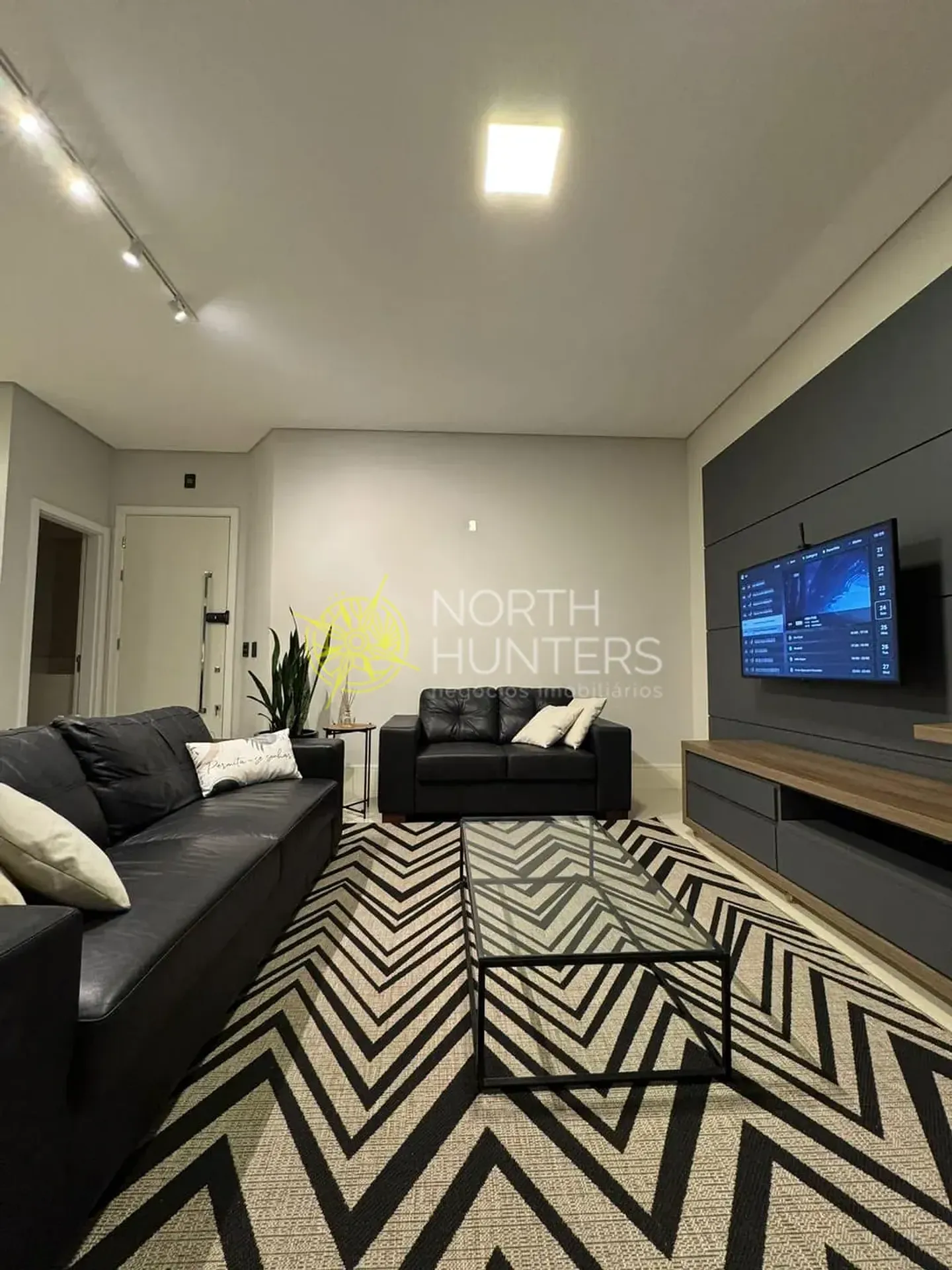 Меблированная квартира с 3 спальнями 171 м², 3 этаж