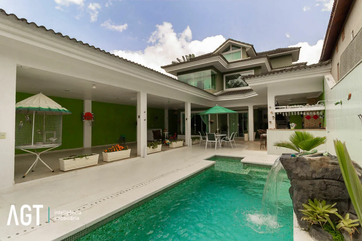 Furnished house with 4 bedrooms, 1 bathroom and 3 parking — photo 3