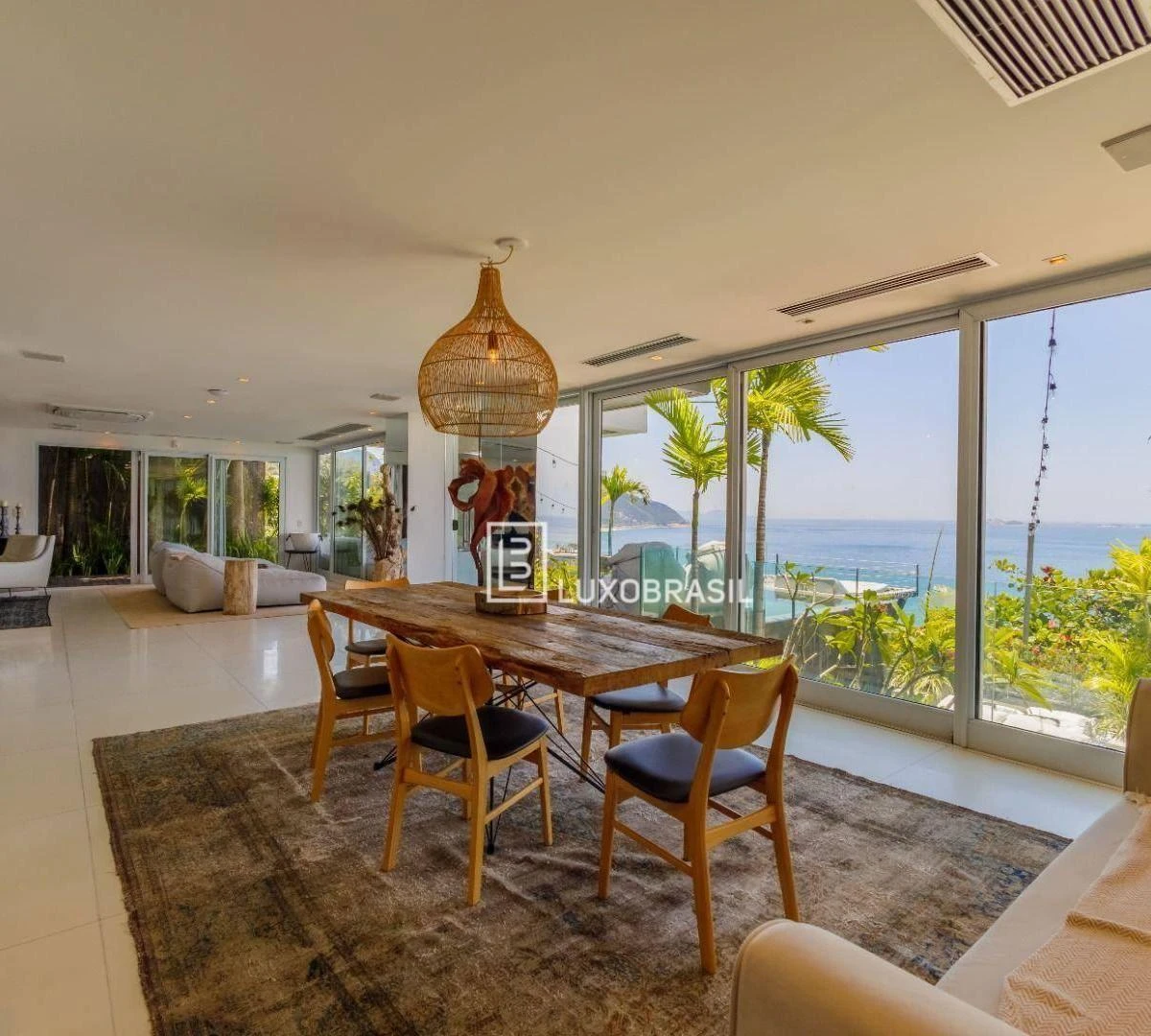 Furnished 800 m² house with 5 en-suite bedrooms — photo 24