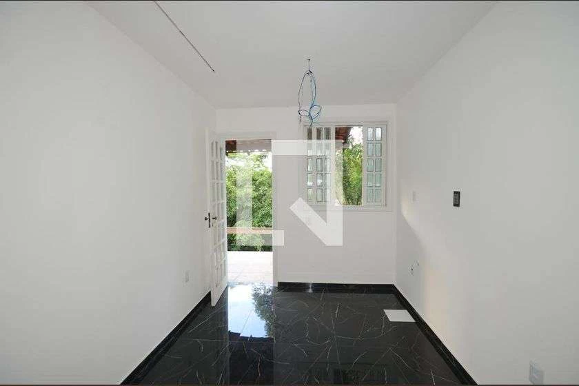 1-bedroom apartment with enclosed kitchen and garden — photo 6
