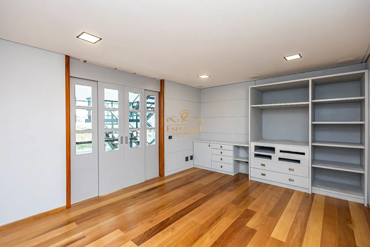 800 m² unfurnished house with gas open-plan kitchen — photo 5