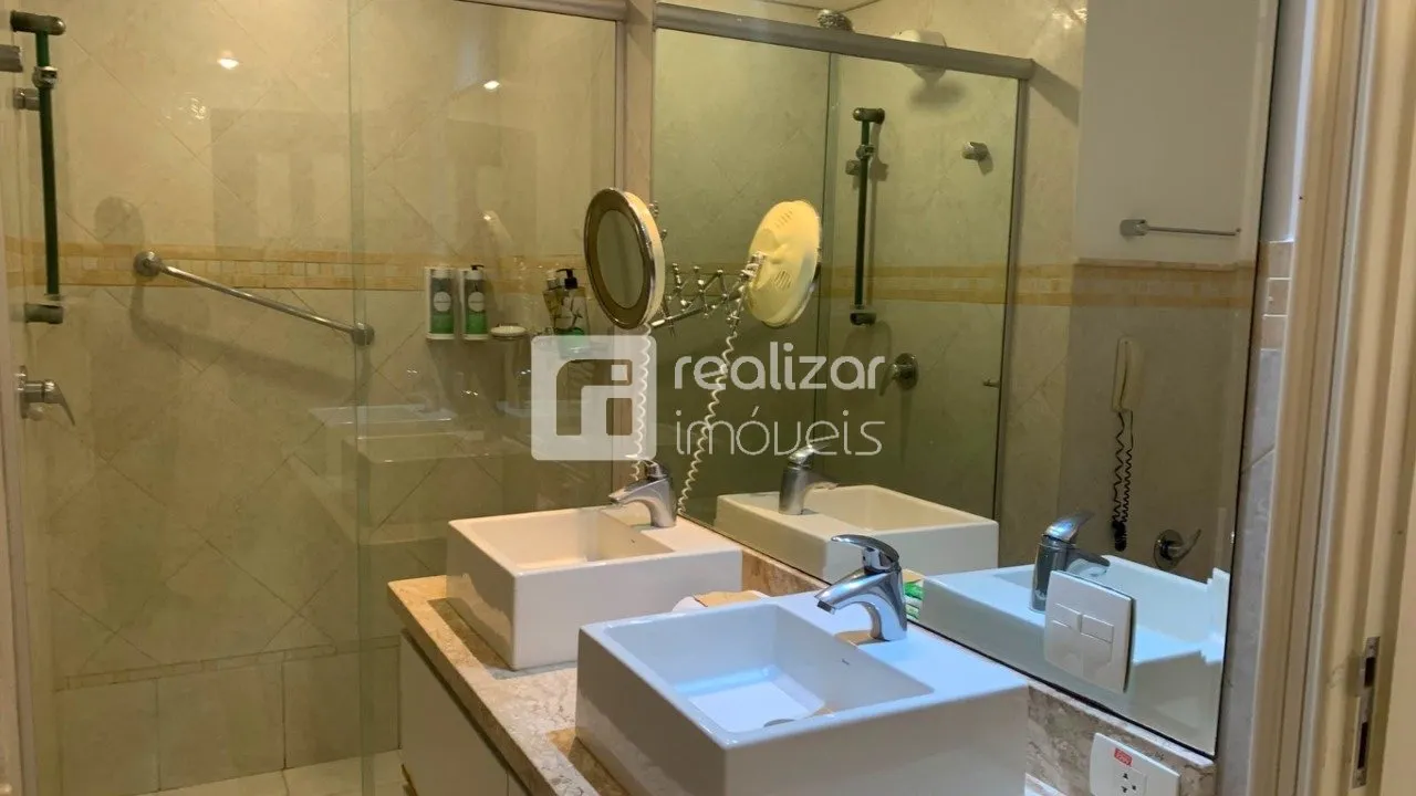 Furnished 2-bedroom apartment with 168 m² and en-suite — photo 23