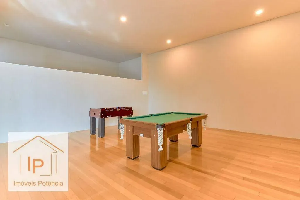 Furnished studio with 30 m², 1 bedroom and work area — photo 18