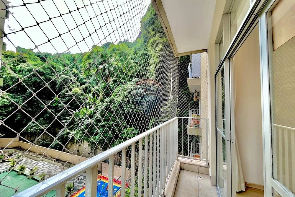3-bedroom apartment with a mountain view in Rio de Janeiro — photo 49