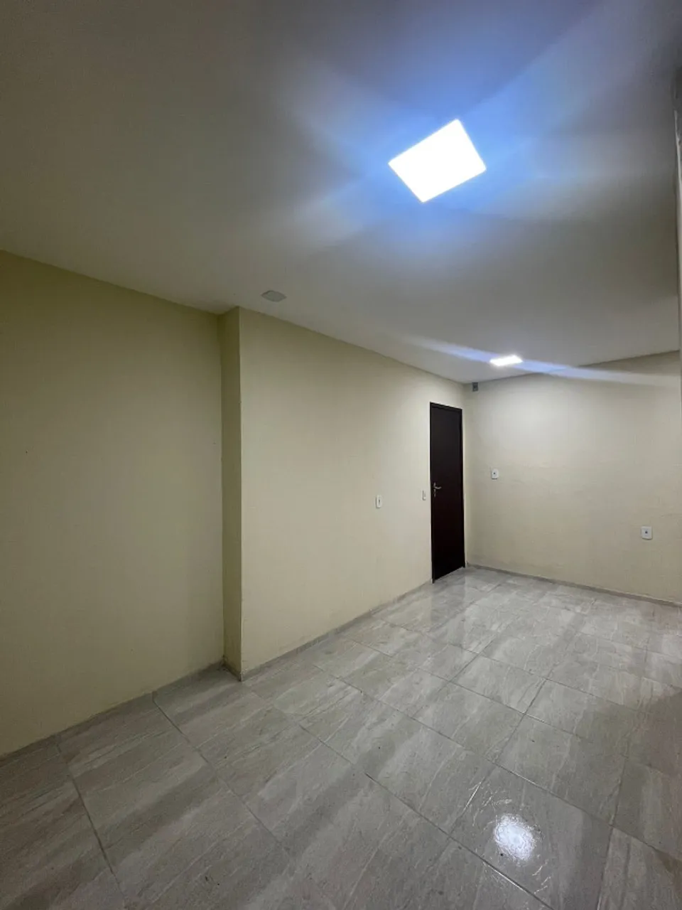 Unfurnished apartment with 2 bedrooms and 3 bathrooms — photo 7