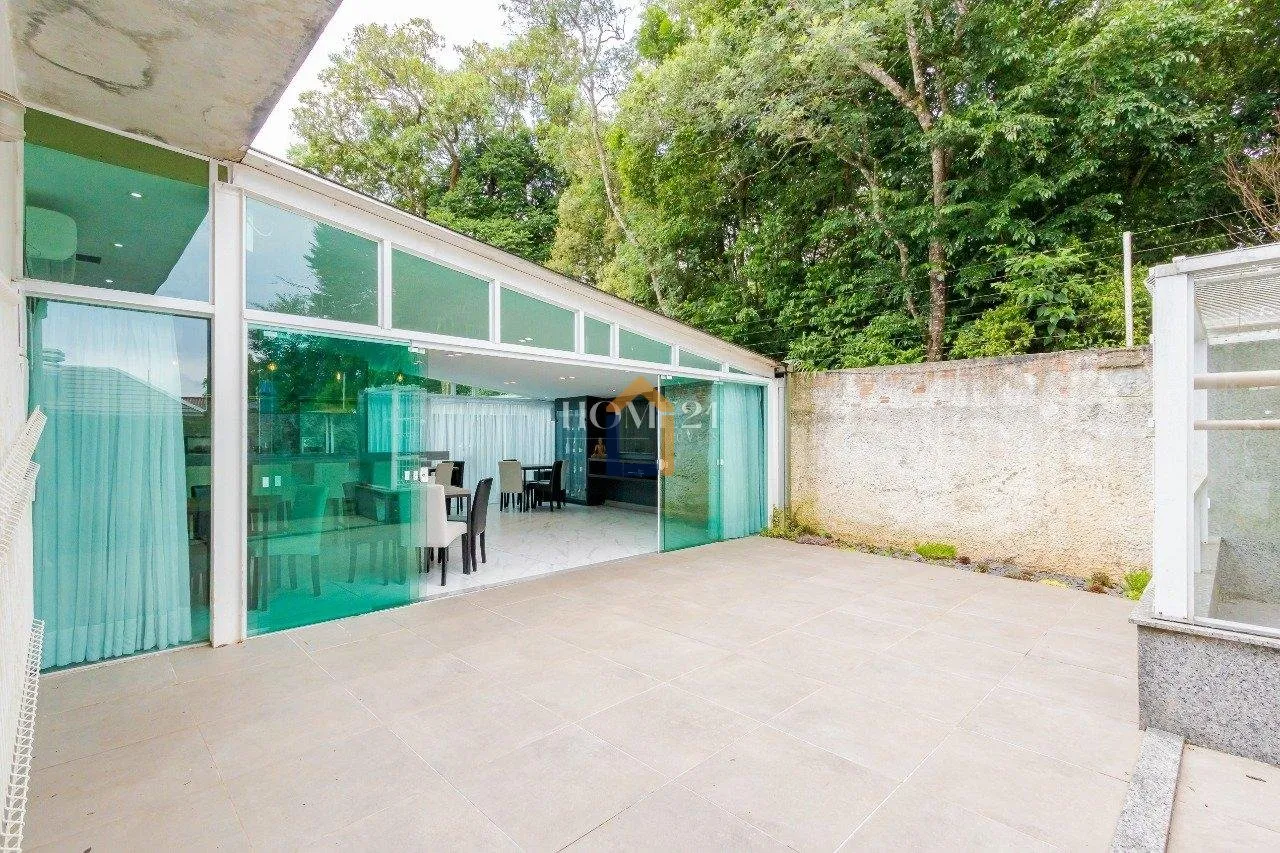 Furnished 470 m² house with 4 bedrooms and private garden — photo 80
