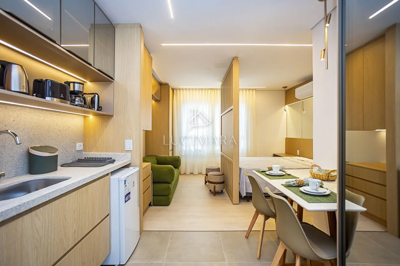 Furnished 1-bedroom apartment with open-plan kitchen — photo 3