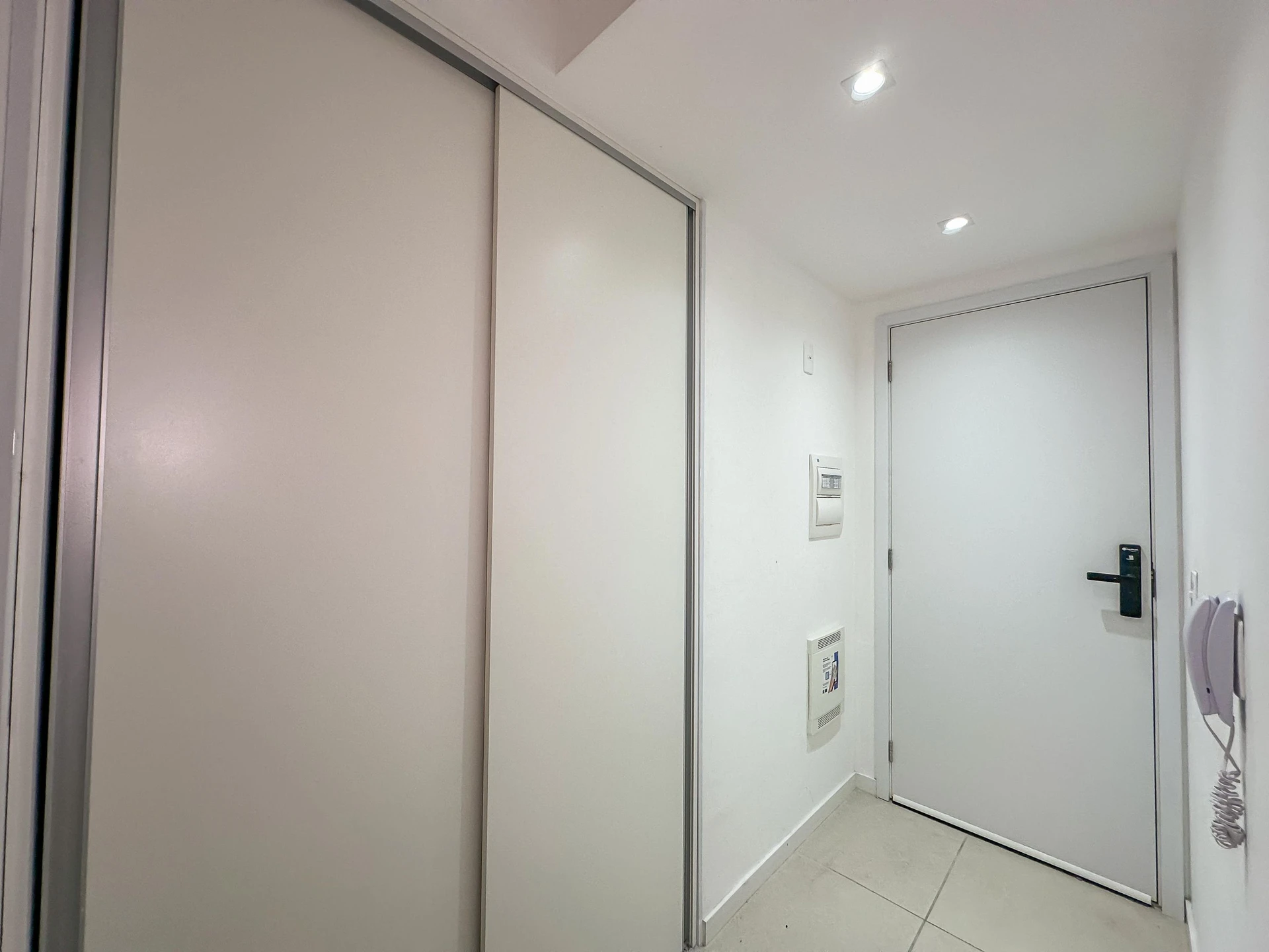 Furnished studio, 35 m², with a dishwasher — photo 39