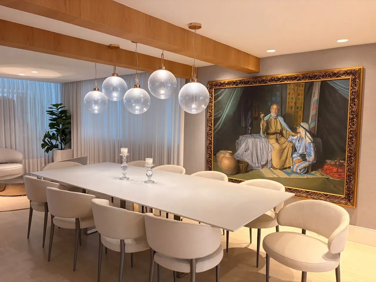 373 m² house with a home office and a grill on the balcony — photo 35