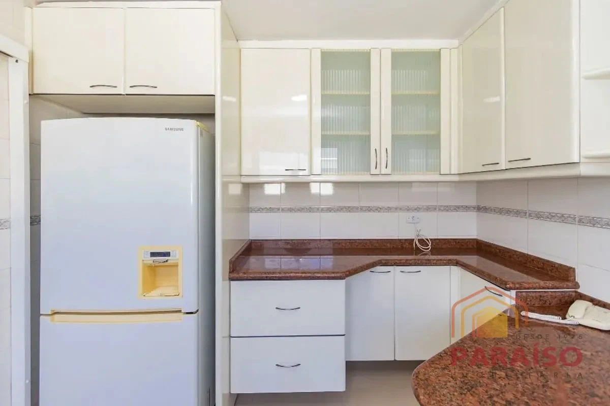 4-bedroom house with a grill on the balcony in Curitiba — photo 15