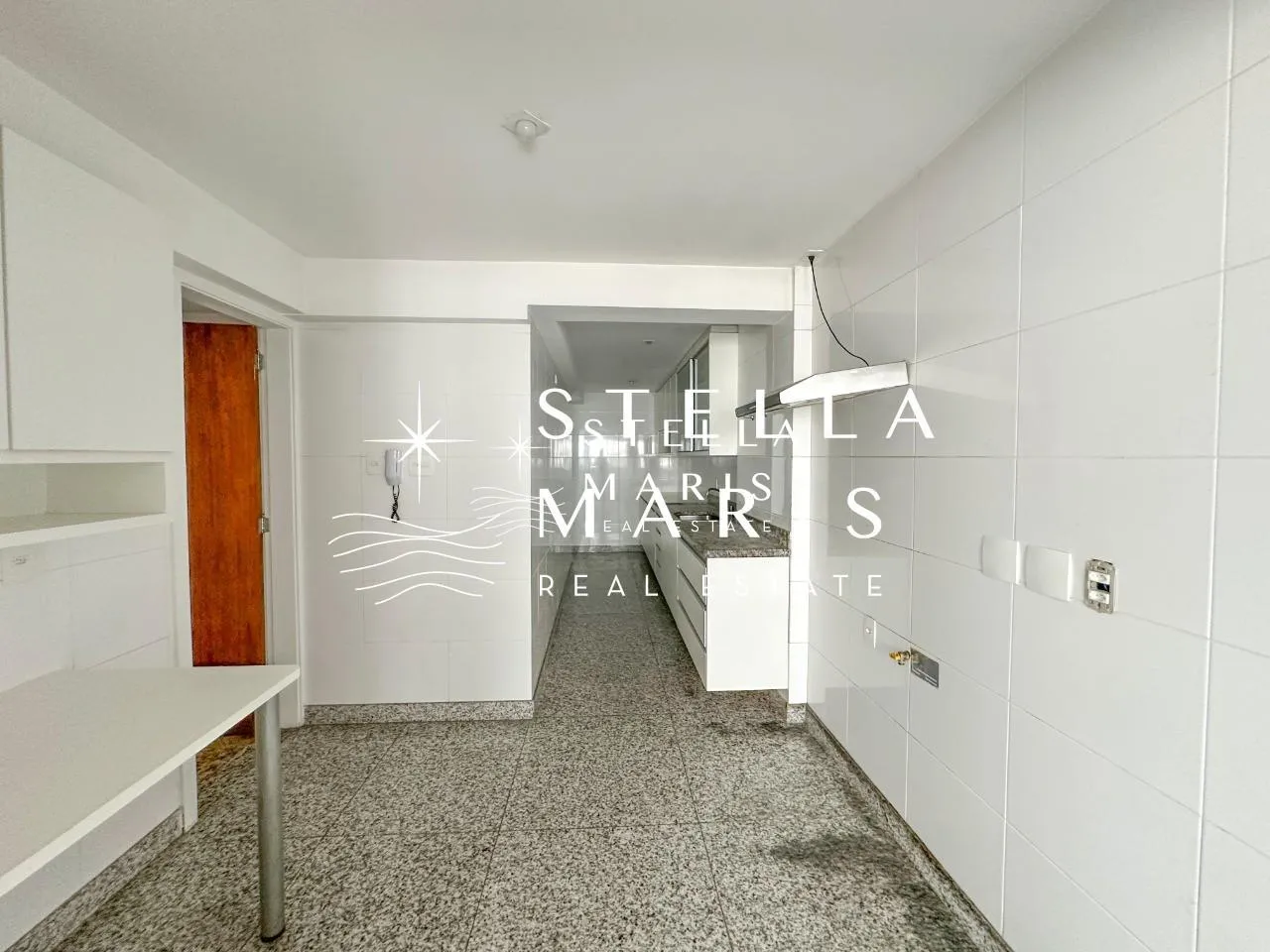 Apartment with 4 bedrooms and glassed-in balcony — photo 23