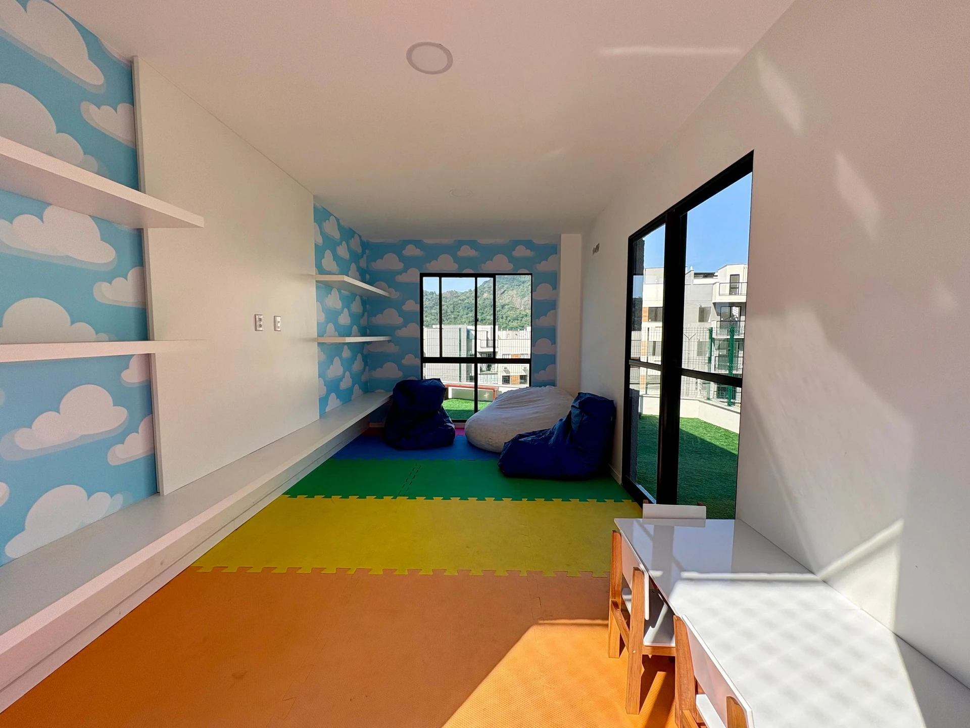 2-bedroom apartment in a building with a gym — photo 28