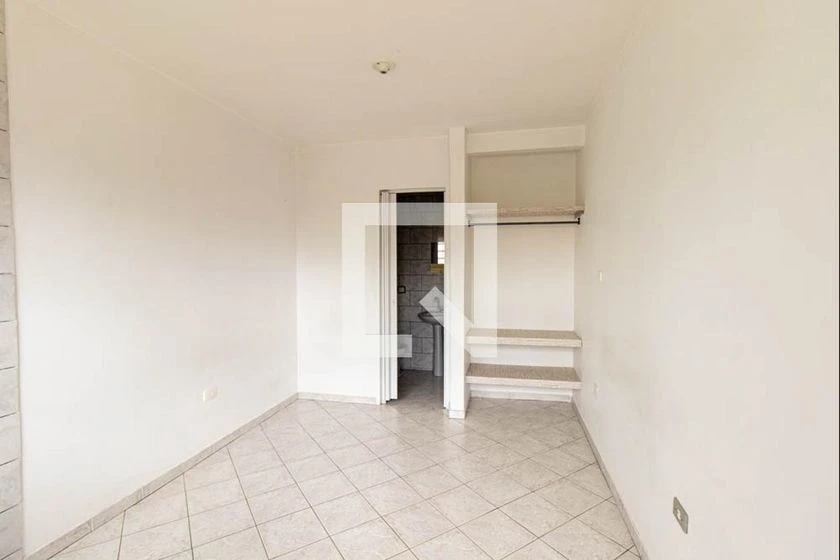 Unfurnished studio rental with 1 bedroom and private kitchen — photo 4