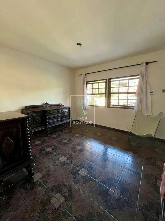 Casa de 5 dormitorios y 321 m² con oficina en casa — photo 17