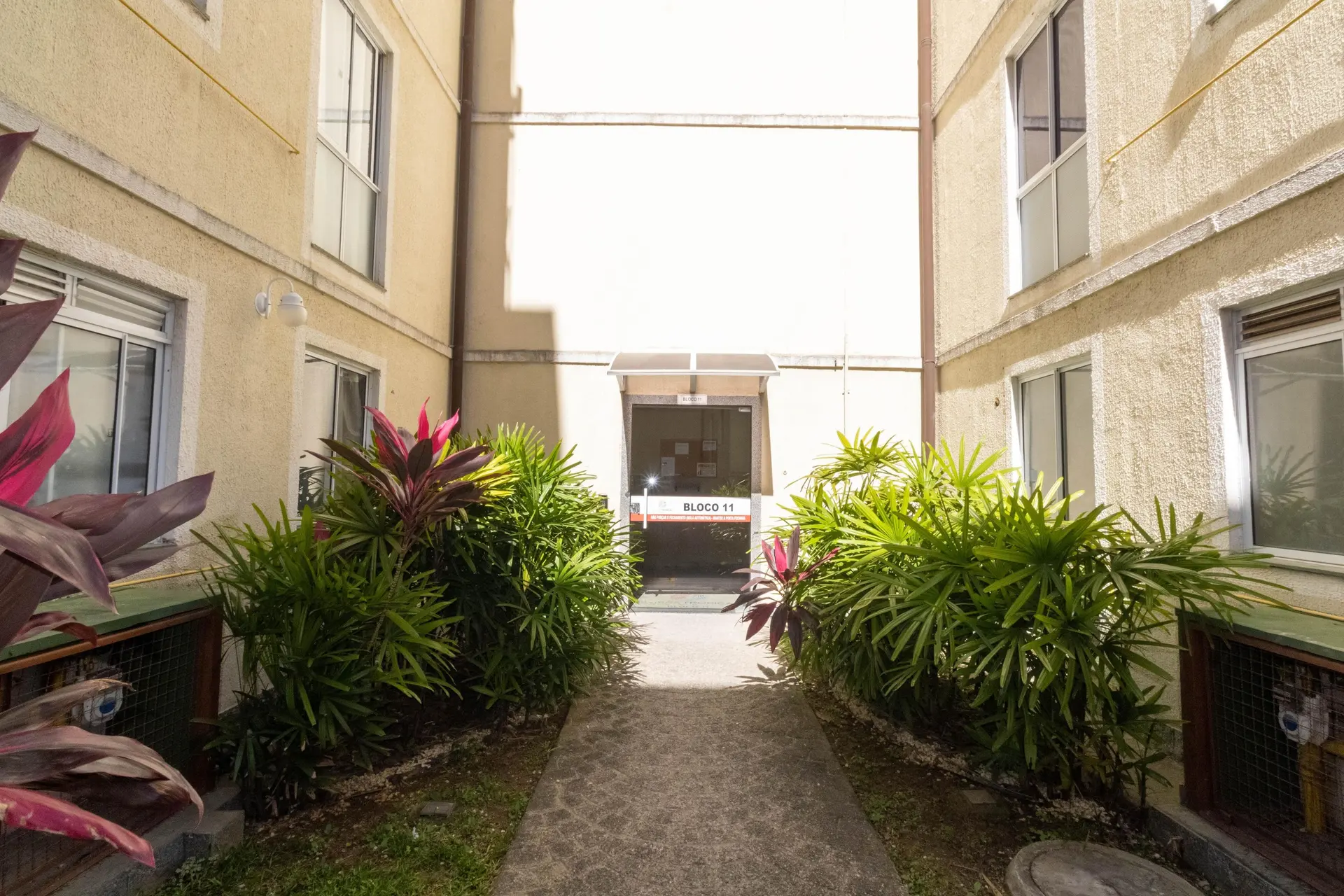 Apartment with 2 bedrooms, compact kitchen and 1 parking — photo 3