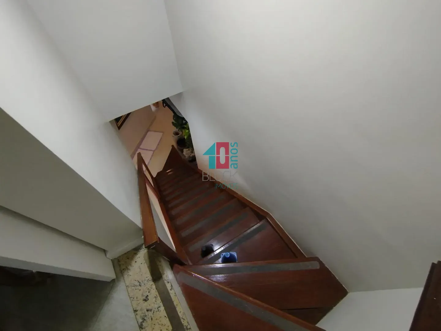 Furnished 361 m² apartment with 4 en-suite bedrooms — photo 35