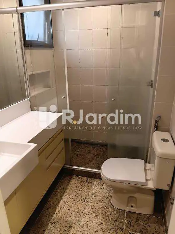 Apartamento com 3 quartos e varanda — photo 22