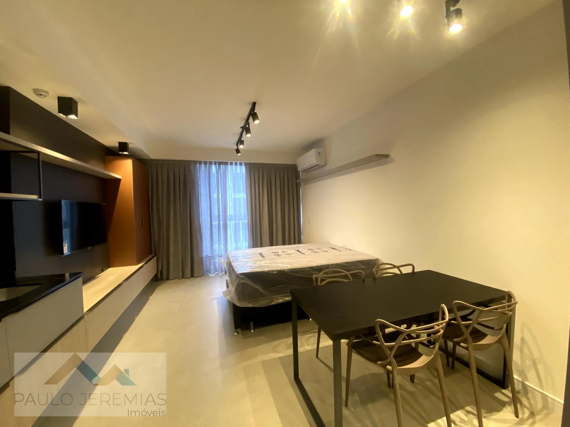 Estudio amueblado de 31 m² en el 8º piso con escritorio — photo 22