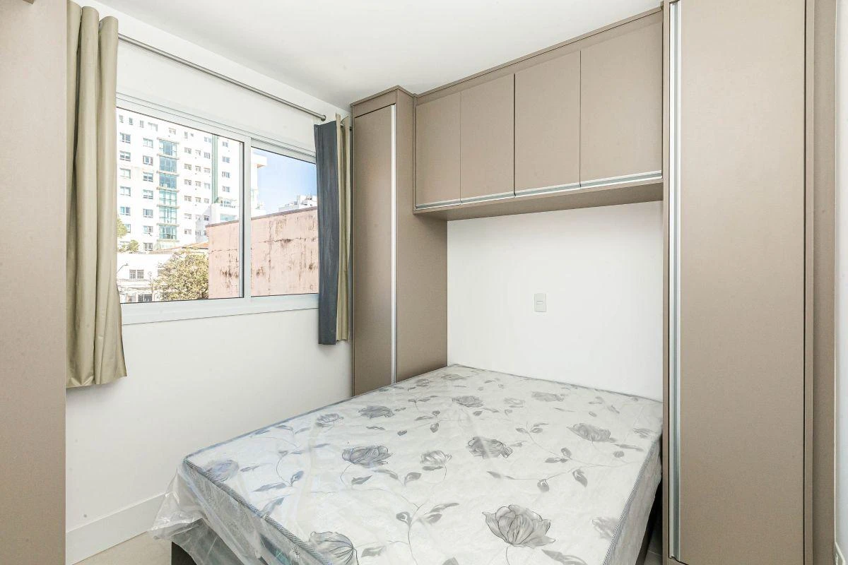 Furnished 1-bedroom apartment with open-plan kitchen 35 m² — photo 4
