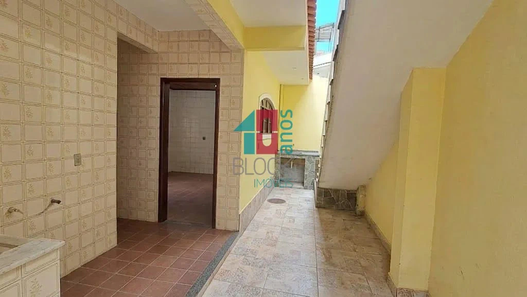 House with 3 bedrooms, balcony and private garden — photo 27