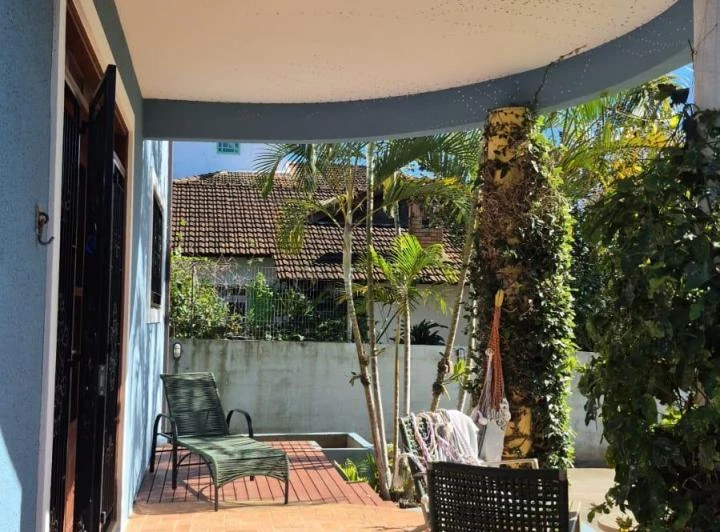 356 m² house with 4 bedrooms, 2 suites and balcony grill — photo 4