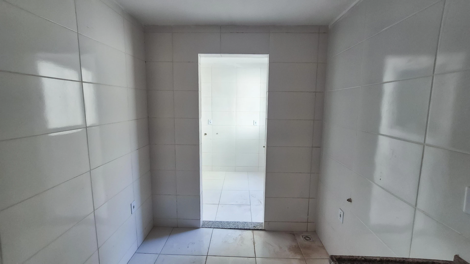 2-bedroom unfurnished apartment with closed kitchen — photo 18