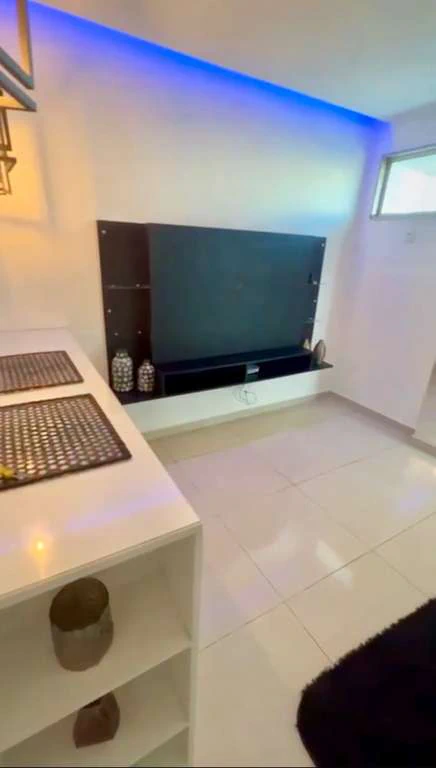 Furnished 40 m² studio with open-plan gas kitchen — photo 19
