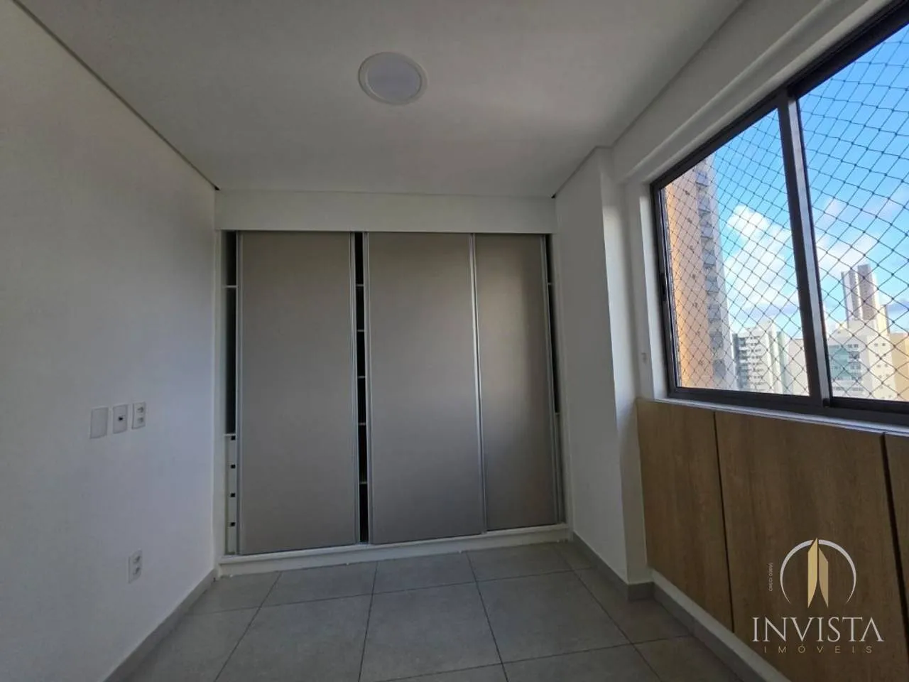 2-bedroom apartment with a water view — photo 5