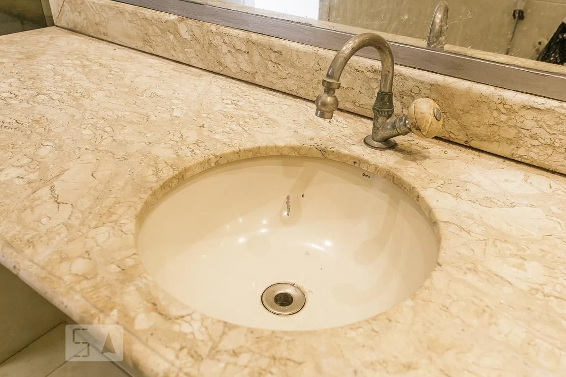 4-bedroom house with a bathtub — photo 47